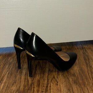 Women’s size 7 Calvin Klein Pumps